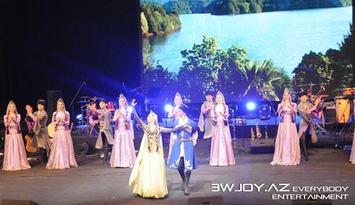 Mustafa Ceceli Bakıda konsert verdi Mustafa Ceceli Bakıda konsert verdi