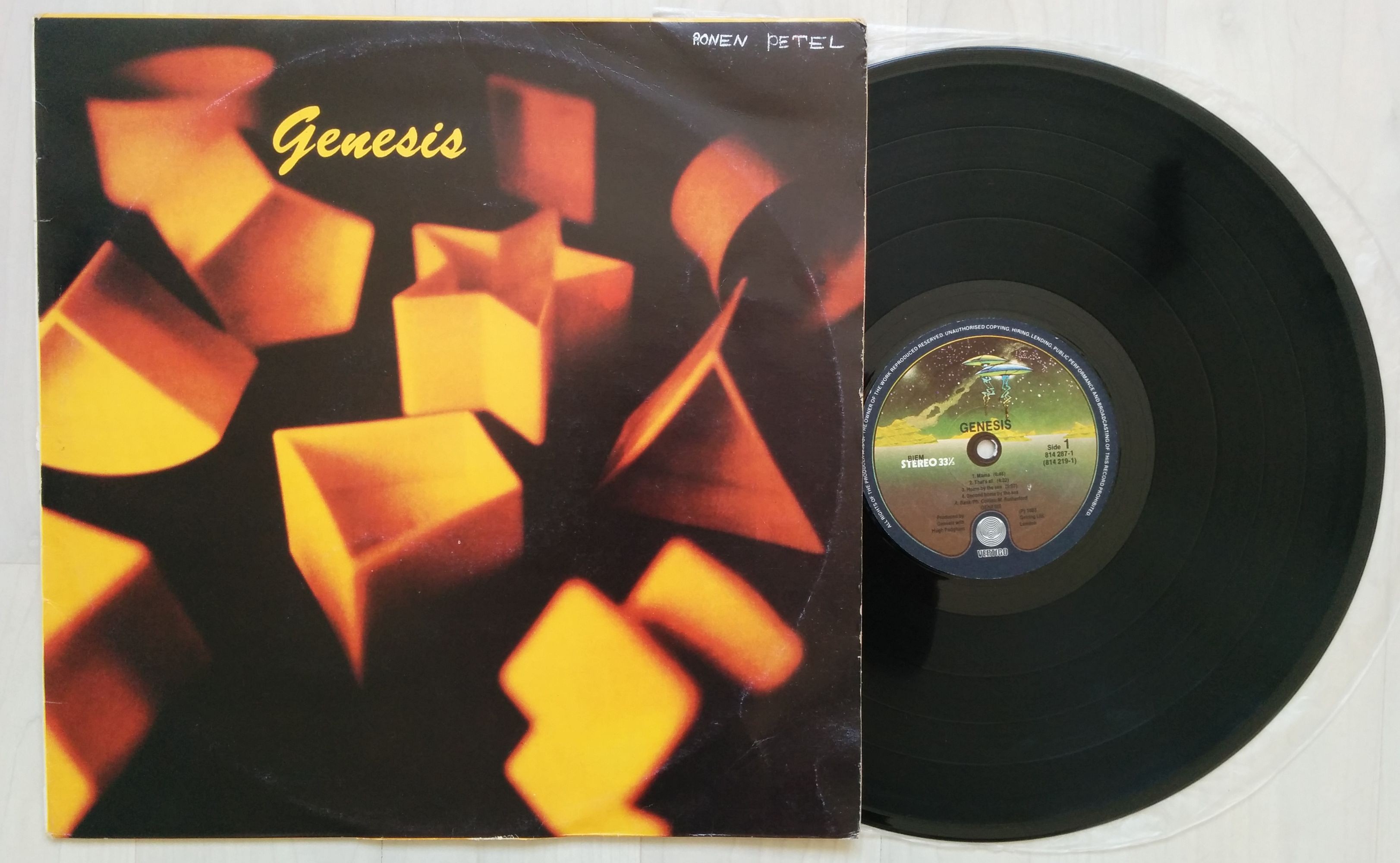 GENESIS - Genesis (vertigo Spaceship Label (small Writing On Cover))