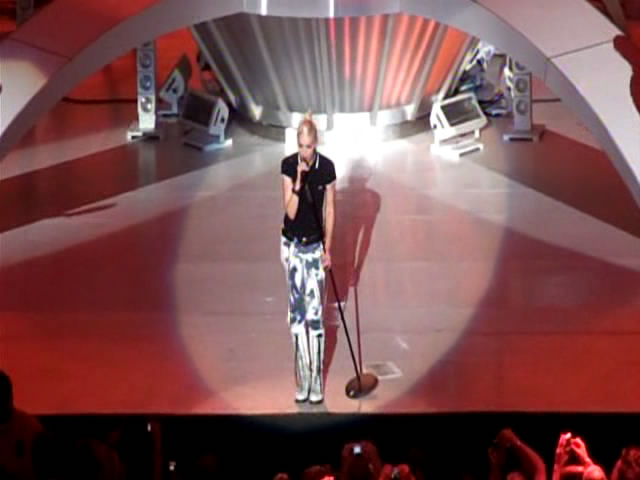 No Doubt - Irvine, CA  2009-08-4.avi_snapshot_01.24.19_[2010.06.06_12.10.48].jpg