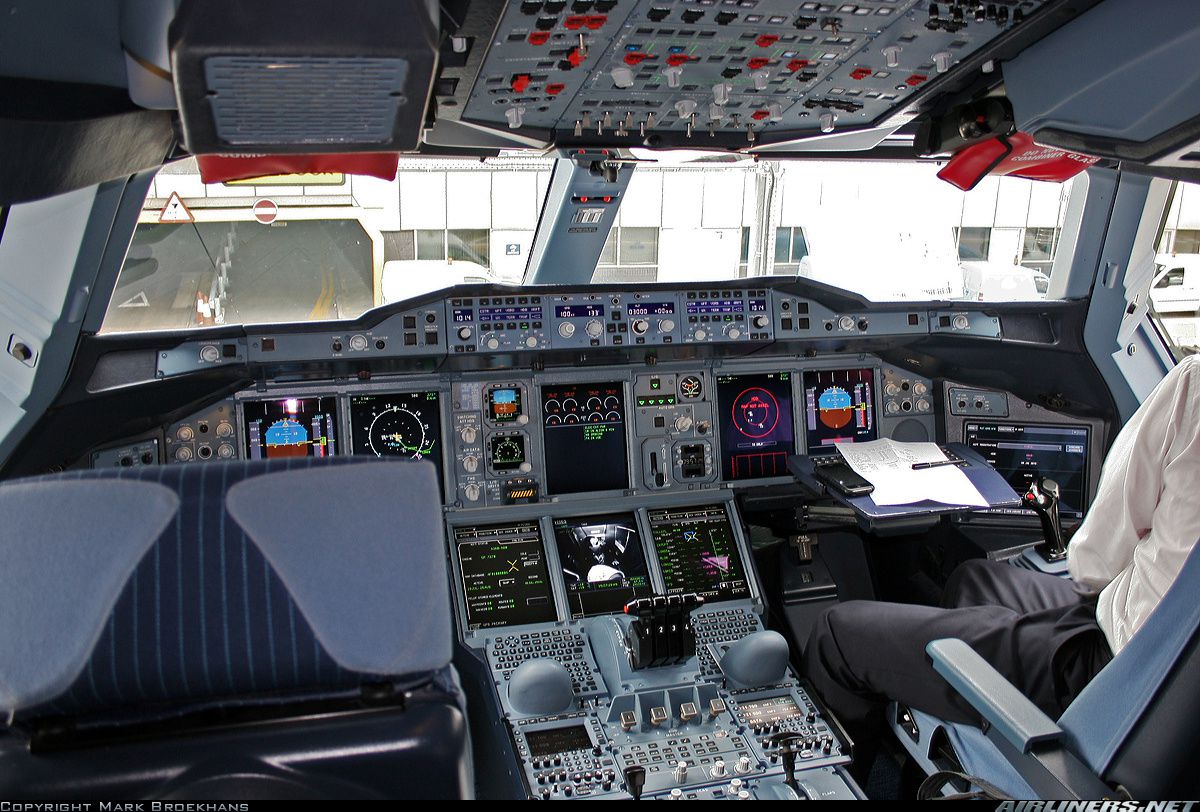 Кабина пилотов аэробус 380