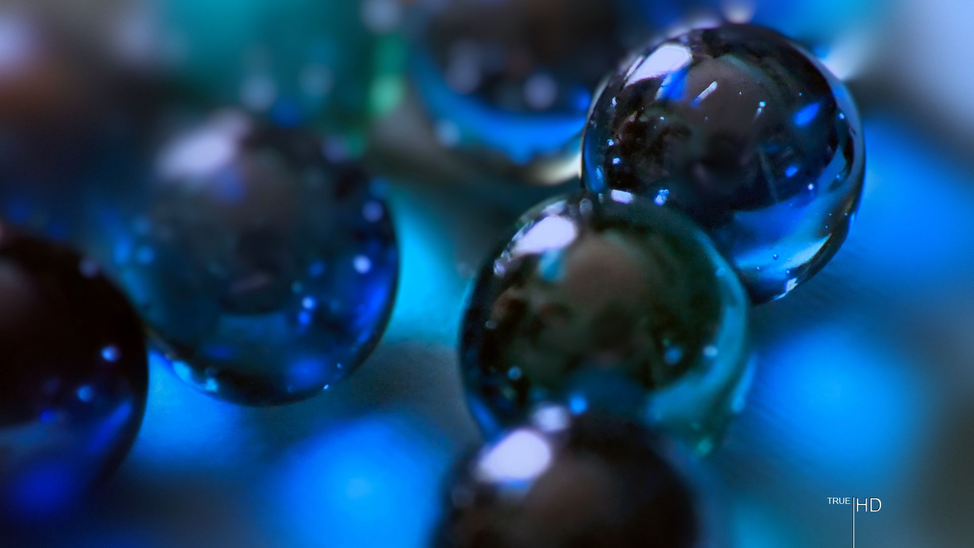 Blueei_72_by_lubbo.jpg