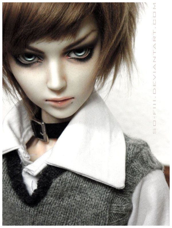 Portrait_by_so_fiii.jpg
