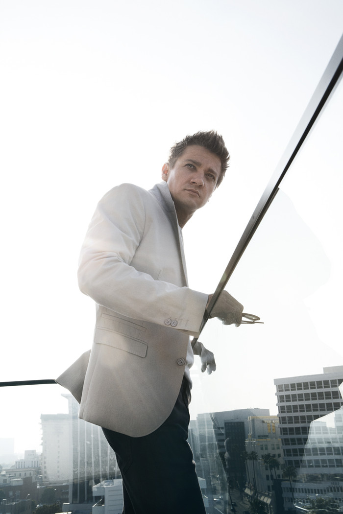 The-Hollywood-Reporter-2012-jeremy-renner-30903248-700-1050.jpg