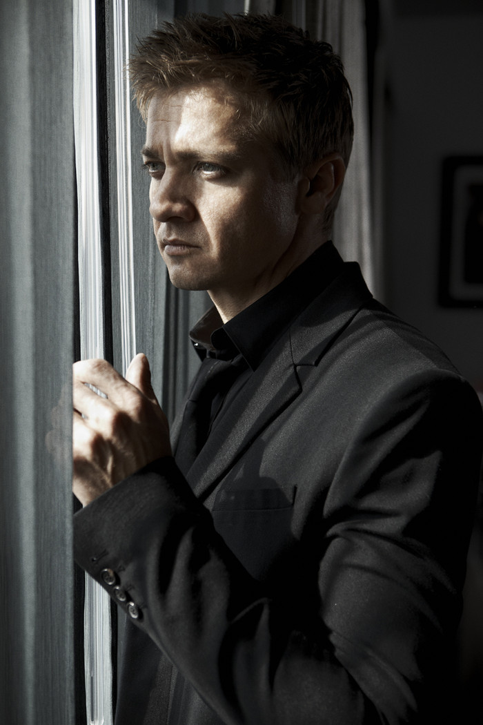 The-Hollywood-Reporter-2012-jeremy-renner-30903197-700-1050.jpg