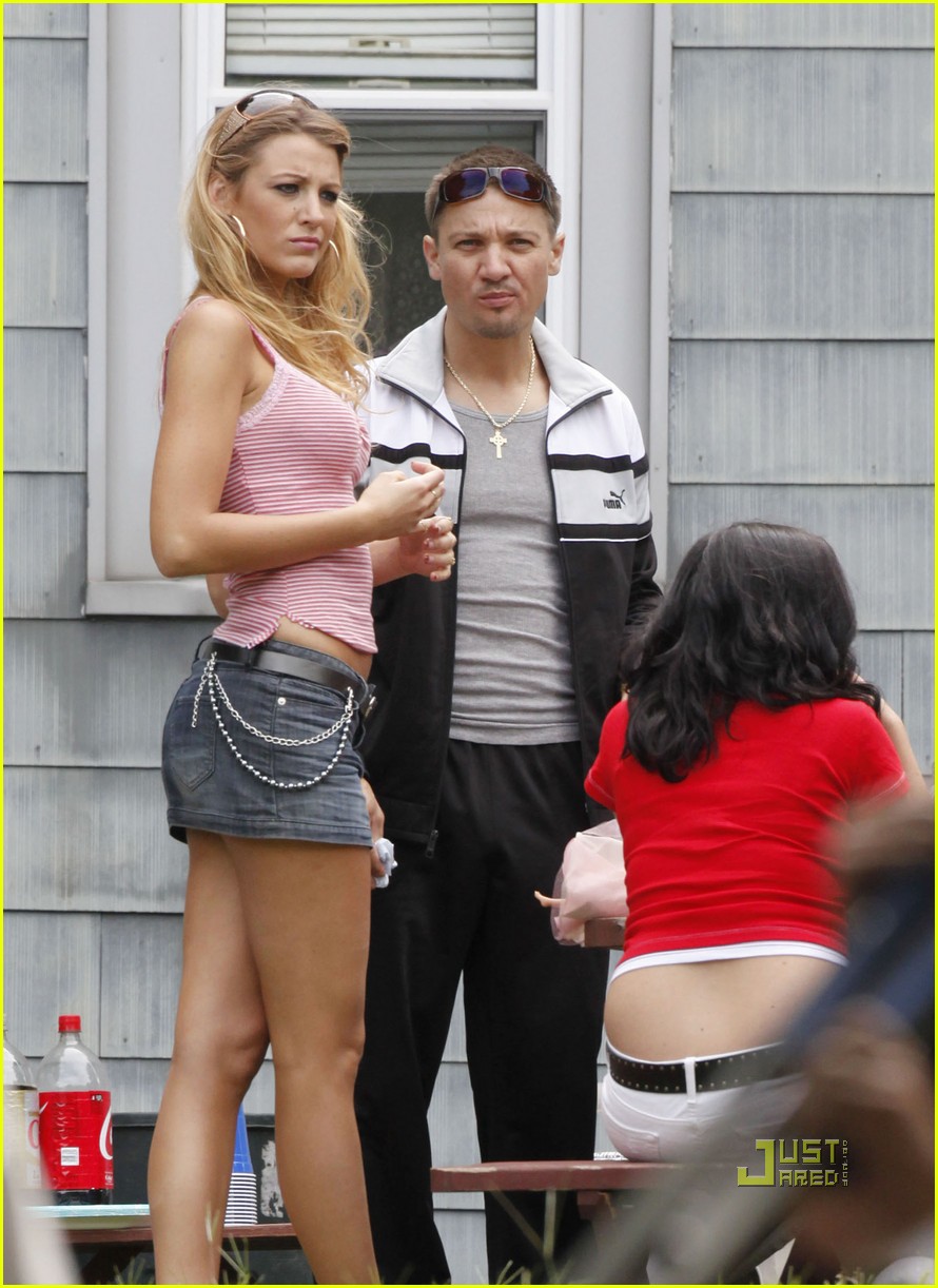 blake-lively-backyard-bbq-25.jpg