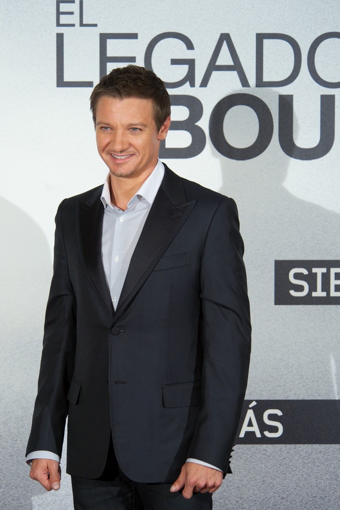 Jeremy+Renner+Actor+Jeremy+Renner+attends+2_SultITX2Rx.jpg