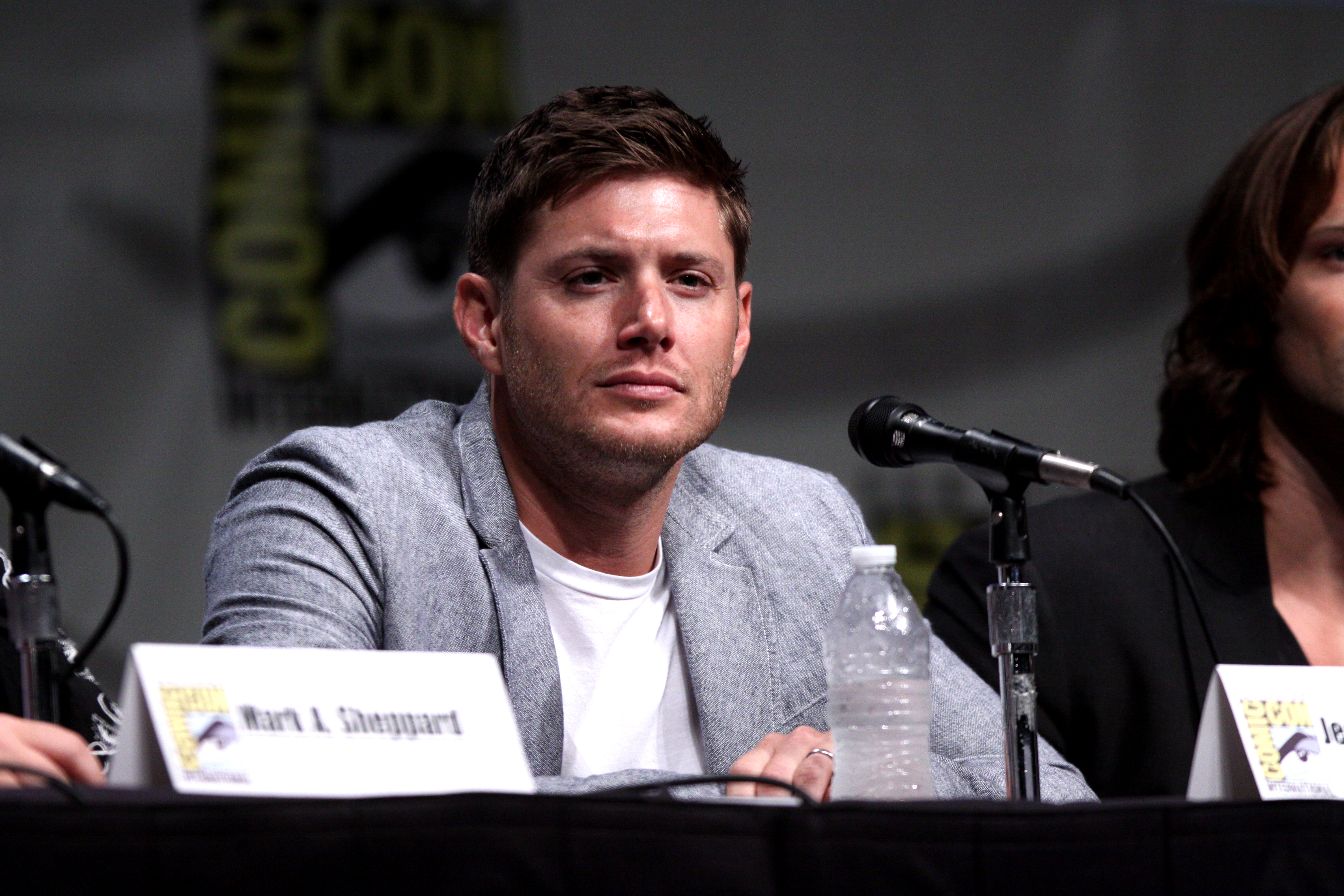 Jensen Ackles-fd0003.jpg