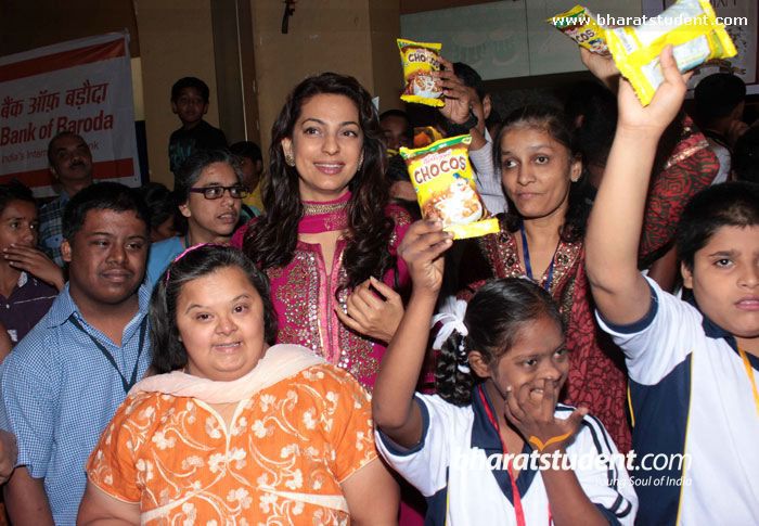juhi-chawla-ak-munshi-yojana_018.jpg