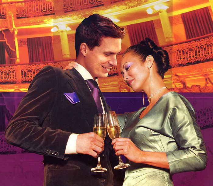 Красивые мужчина и женщина