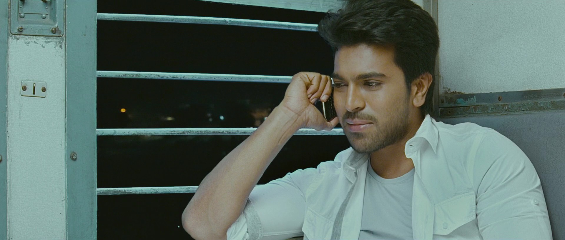 Naayak - Blu-Ray - 1080p - x264 - DTS - [DDR].mkv (1_11_01) 001329.jpg
