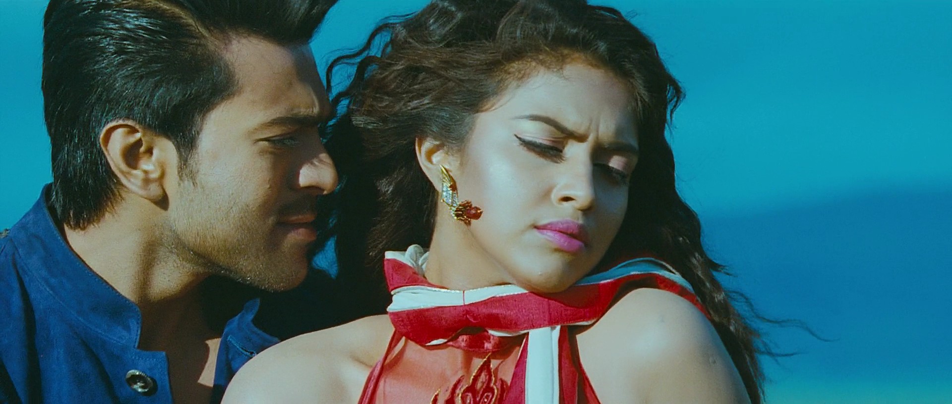 Naayak - Blu-Ray - 1080p - x264 - DTS - [DDR].mkv (1_36_46) 000194~1.jpg