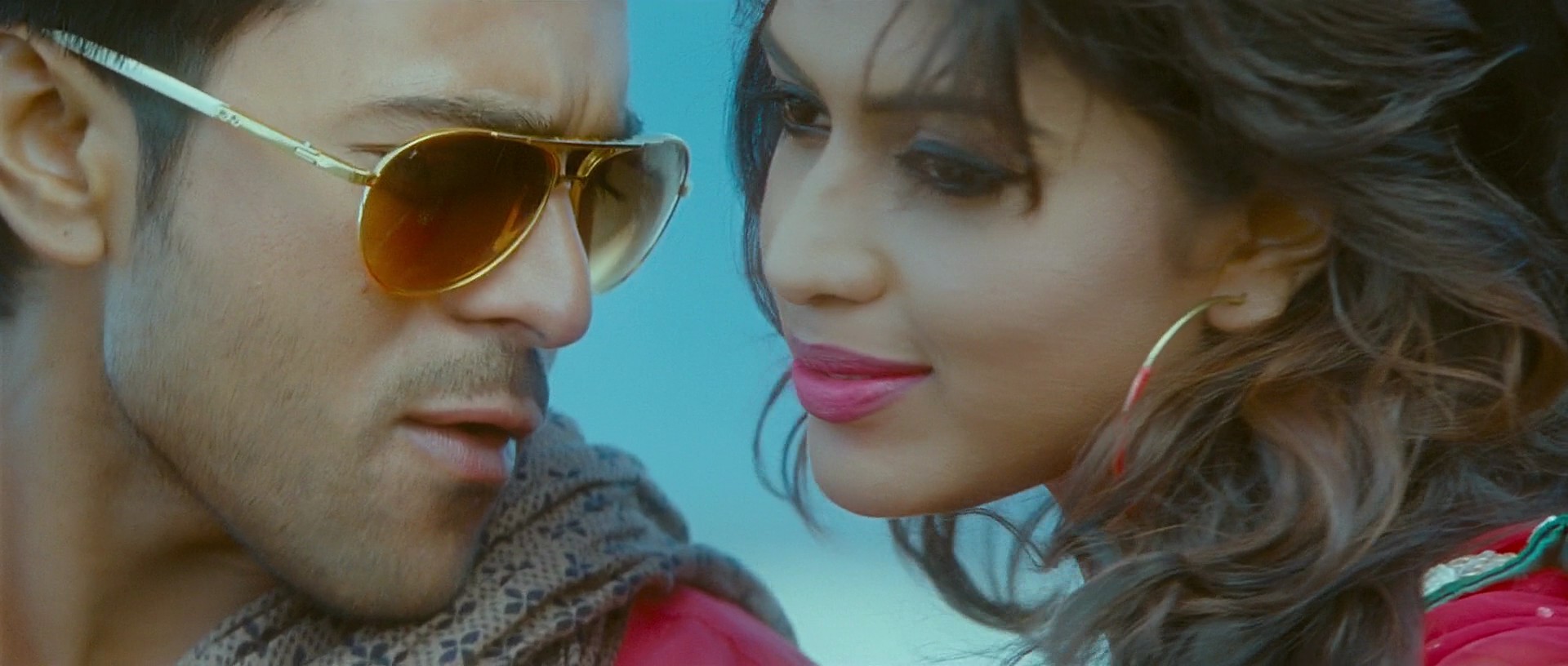 Naayak - Blu-Ray - 1080p - x264 - DTS - [DDR].mkv (1_35_29) 000096~1.jpg