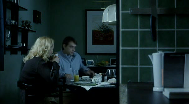 Antares.2004.DVDRip_[745]_[teko][(021359)13-17-44].PNG