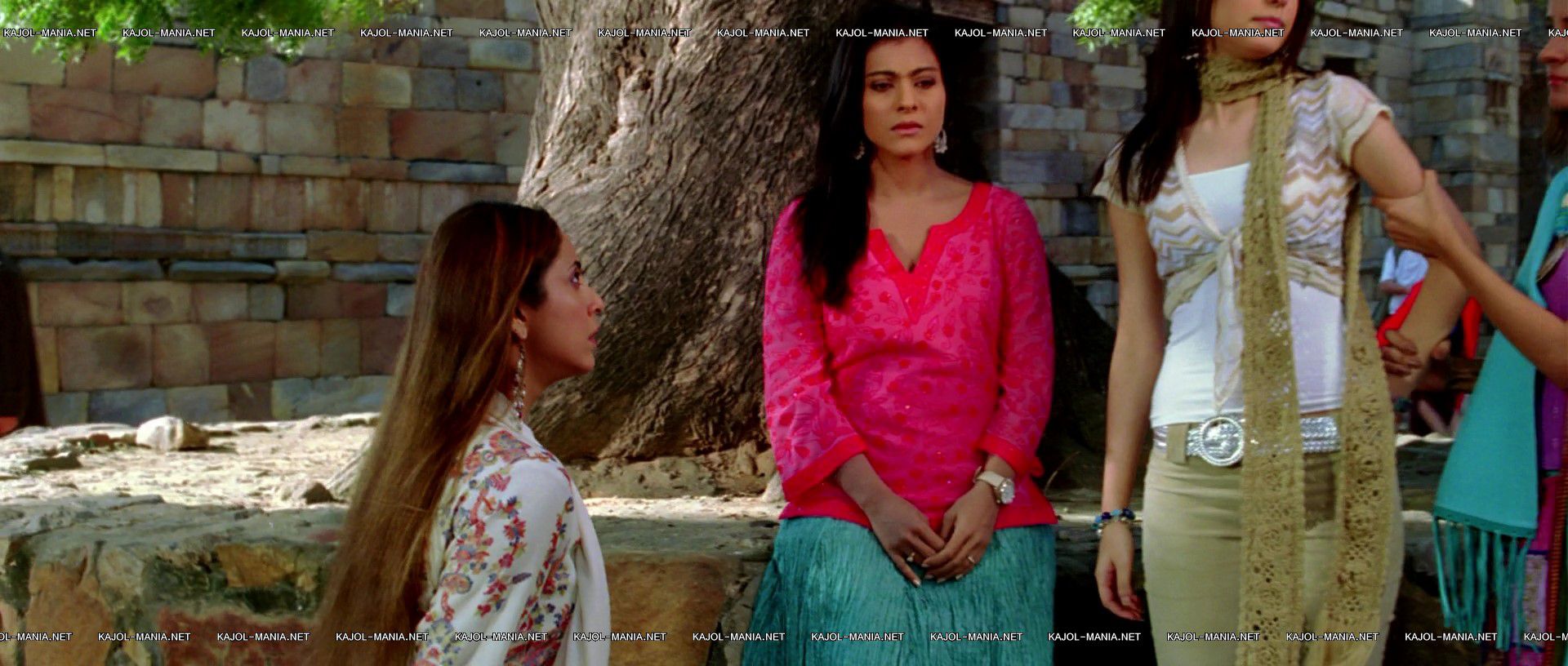 Лара датта в фильме слепая любовь