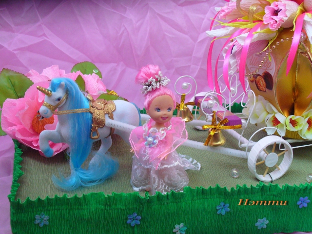 Карета с лошадкой кукла