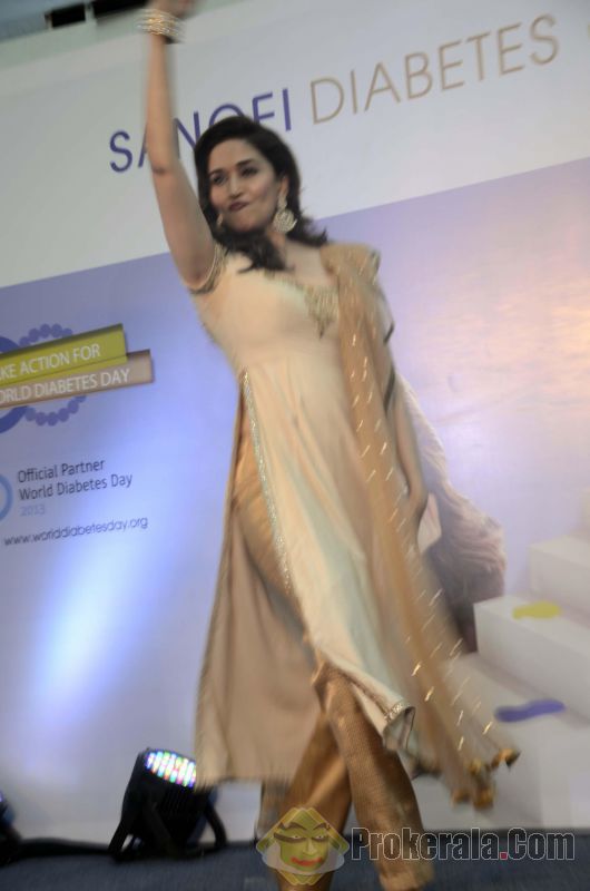 Мадхури дикшит семья