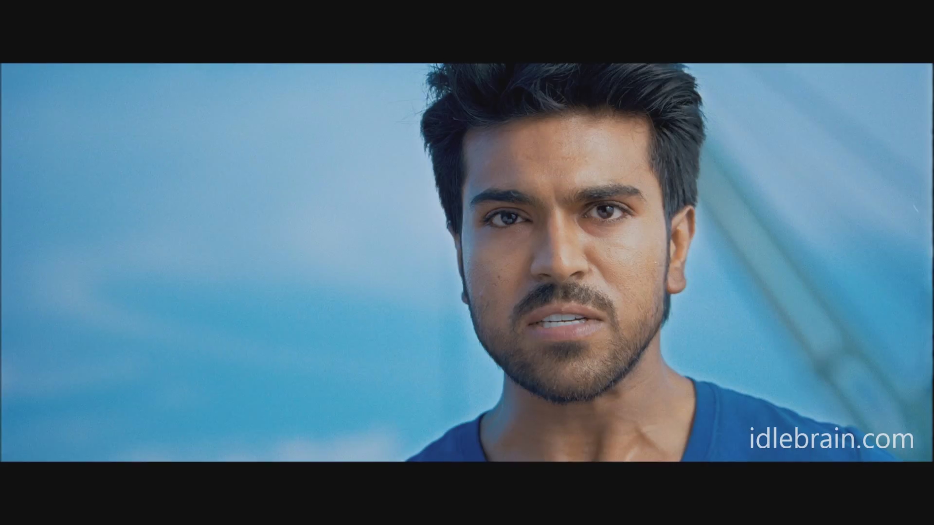 Yevadu new theatrical trailer - idlebrain_com-0-00-46-860.jpg