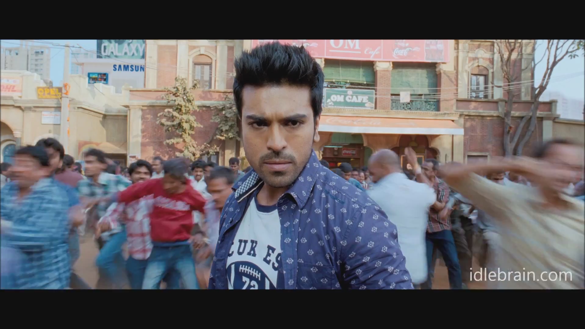 Yevadu new theatrical trailer - idlebrain_com-0-00-57-625.jpg