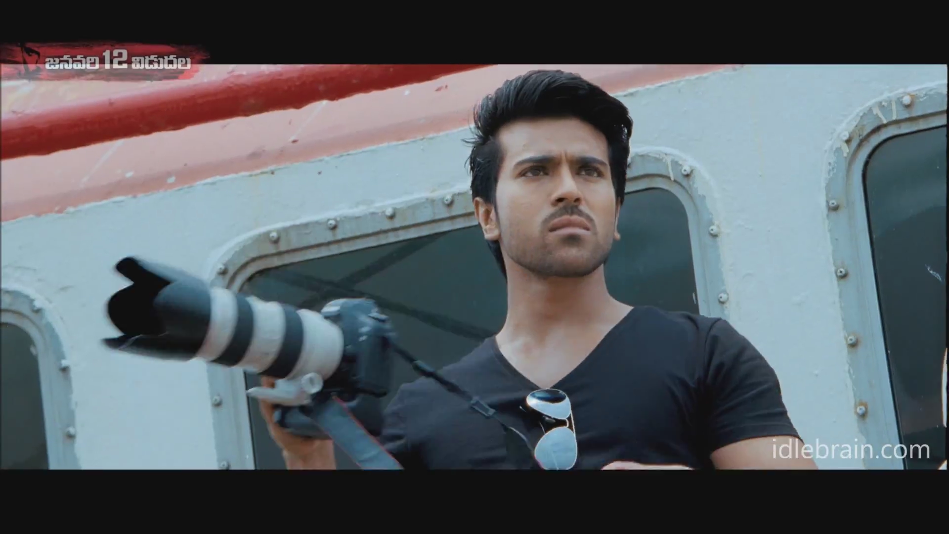 Yevadu Cheliya Cheliya song promo - idlebrain_com-0-00-03-754.jpg