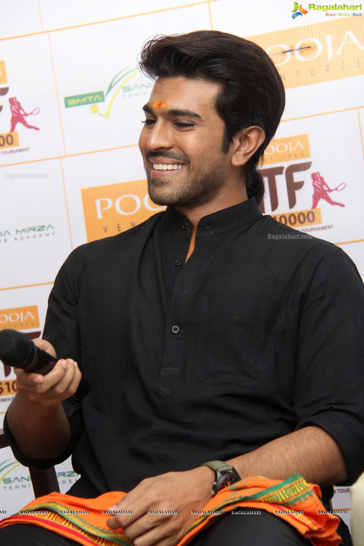 ramcharan-upasana-at-pooja-ventures133.jpg