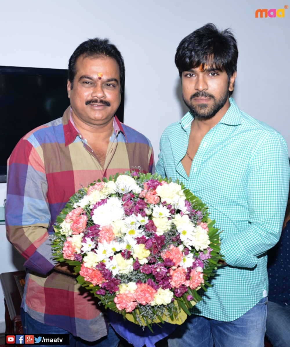 ram-charan---srinu-vaitla-movie-opening_54f80815b4d431425541141_.jpg