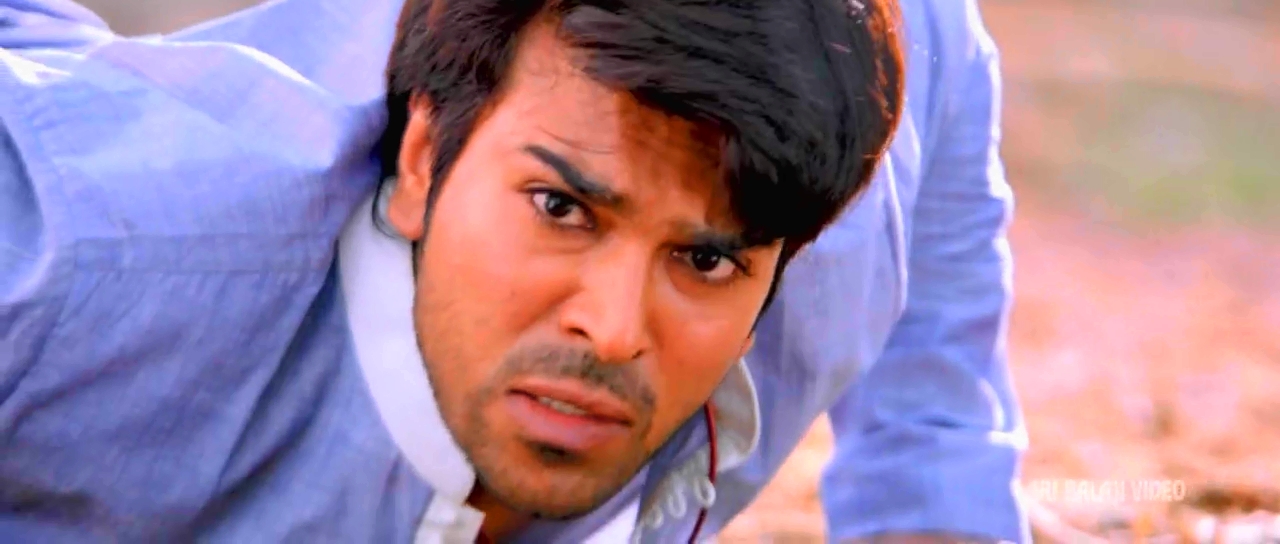 Govindudu Andarivadele_2014_DVDRip_х264-1-20-04-949.jpg