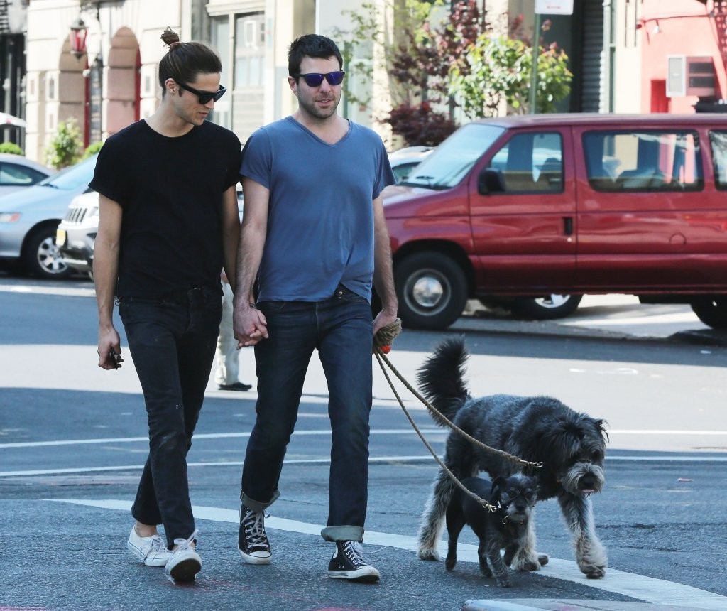 +Zachary+Quinto+Miles+McMillan+Walk+Their+Dogs+yZSt5ur474Gx.jpg