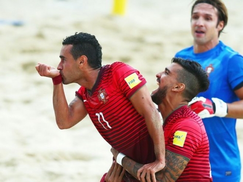 pljazhnyj-futbol-rossija-portugalija-2-4_14372467241092032999.jpg