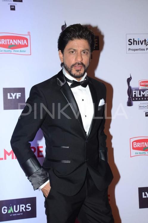 FilmfareAwards2016_ShahRukhKhan (7).jpg