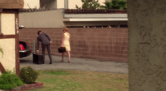 Mulholland Dr.2001.Criterion.bdrip_[2.18]_[teko][(130042)10-39-07].PNG