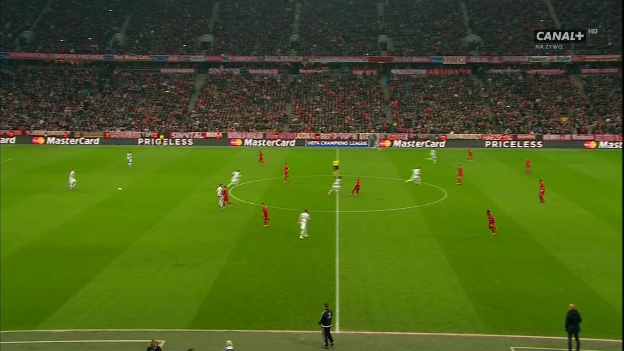 Лига Чемпионов 2015-2016  18 финала  Ответный матч  Бавария Мюнхен (Германия) - Ювентус (Италия).mkv_000237000.jpg