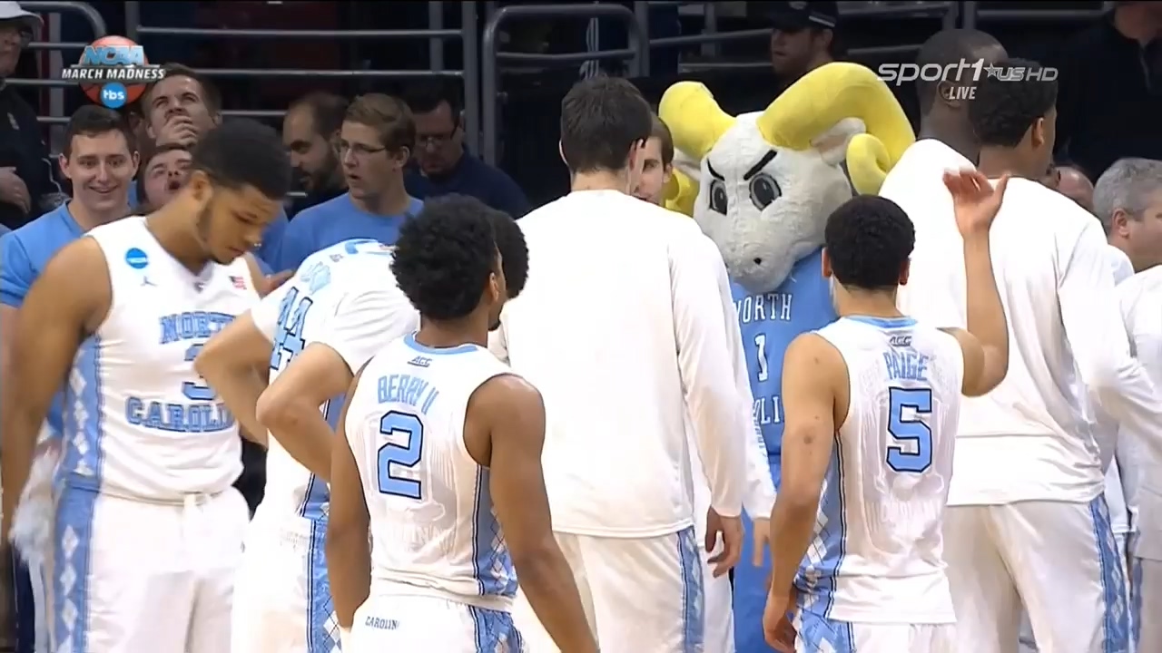 NCAAM 2015-2016  March Madness  Sweet 16®  East  25.03.2016  (5) Indiana vs. (1) North Carolina.mkv_20160328_171903.296.jpg