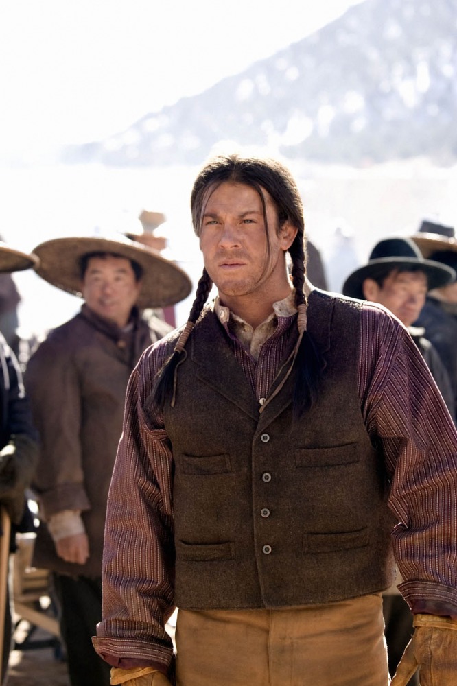 +into-the-west-2005-tv-73-1-g.jpg