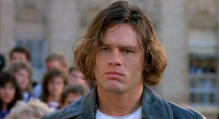 Three.O'Clock.High.1987.dvdrip_[1.46]_[teko][(108046)17-08-19].PNG