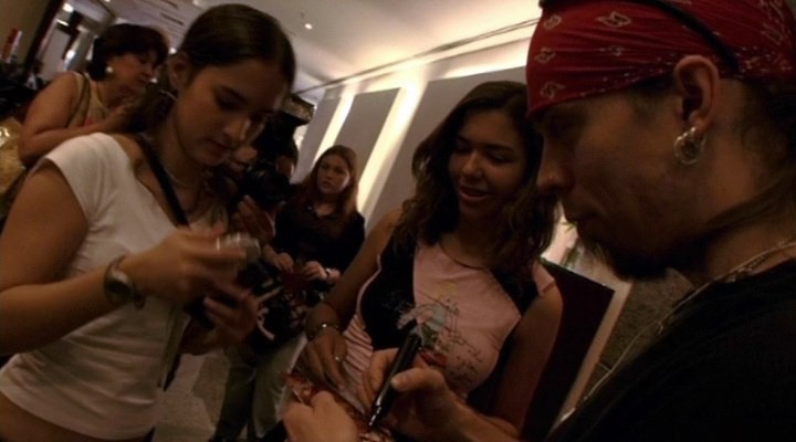 Nightwish - End of an Era.mkv_snapshot_25.21_[2017.06.03_17.38.49].jpg