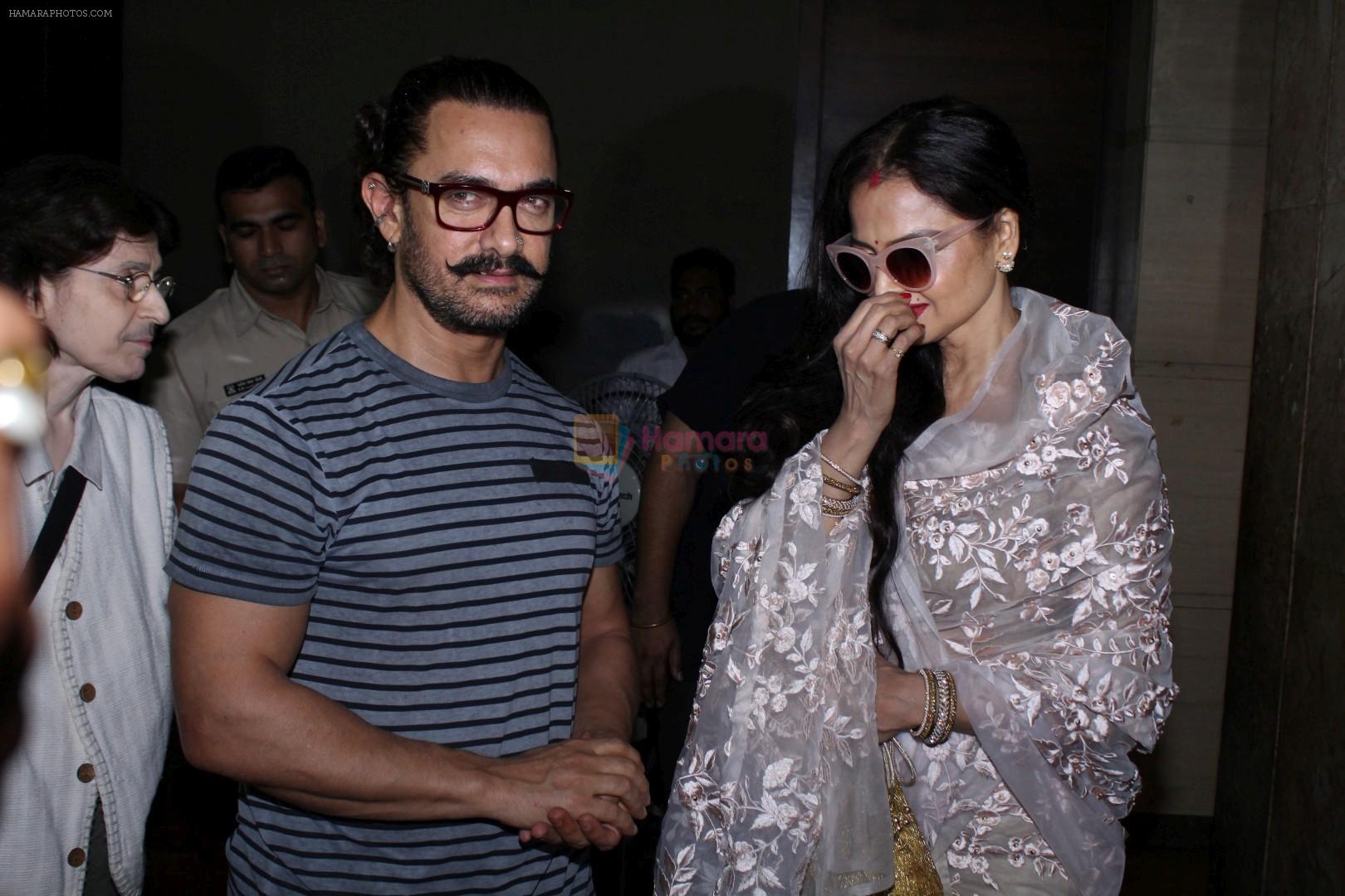 hpse_fullsize__578110927_Aamir Khan, Rekha at the special screening of film secret superstar on 17th Oct 2017 (79)_59e71941cc56a.JPG