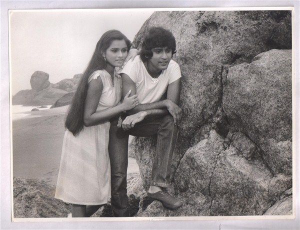 Original-Rare-Bollywood-Kumar-Gaurav-Padmini-photo-Lovers-1983.jpg