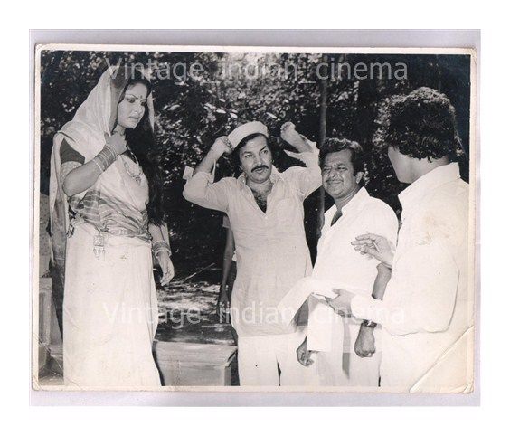 Original-Bollywood-photo-Rakhee-Prem-Chopra-In-Aanchal-1980.jpg