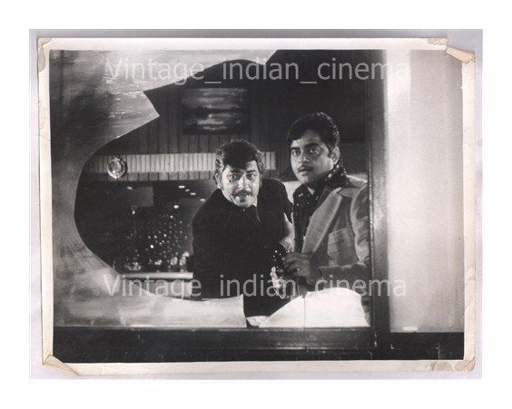 Original-Bollywood-Rare-photo-Shatrughan-Amjad-Khan-In-Naseeb.jpg