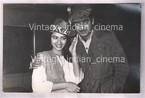 Original-Bollywood-photo-Shatrughan-Amlla-In-Jurrat-1989-10cmX16cm.jpg
