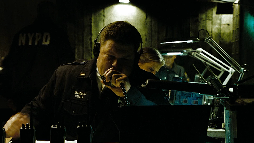 Опасные пассажиры поезда 123_(2009)_WEB_DLRIP-AVC_O.M_[-=DoMiNo=-].mkv_20171115_160203.342.png