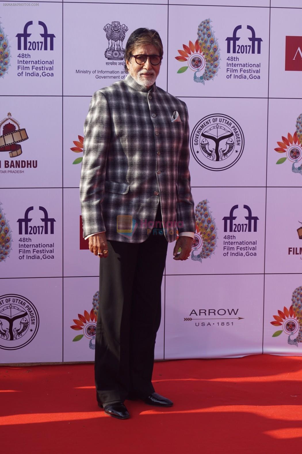 hpse_fullsize__511623558_Amitabh Bachchan At IFFI 2017 Closing Ceremony in Mumbai on 28th Nov 2017 (61)_5a1e3da0a45f8.JPG