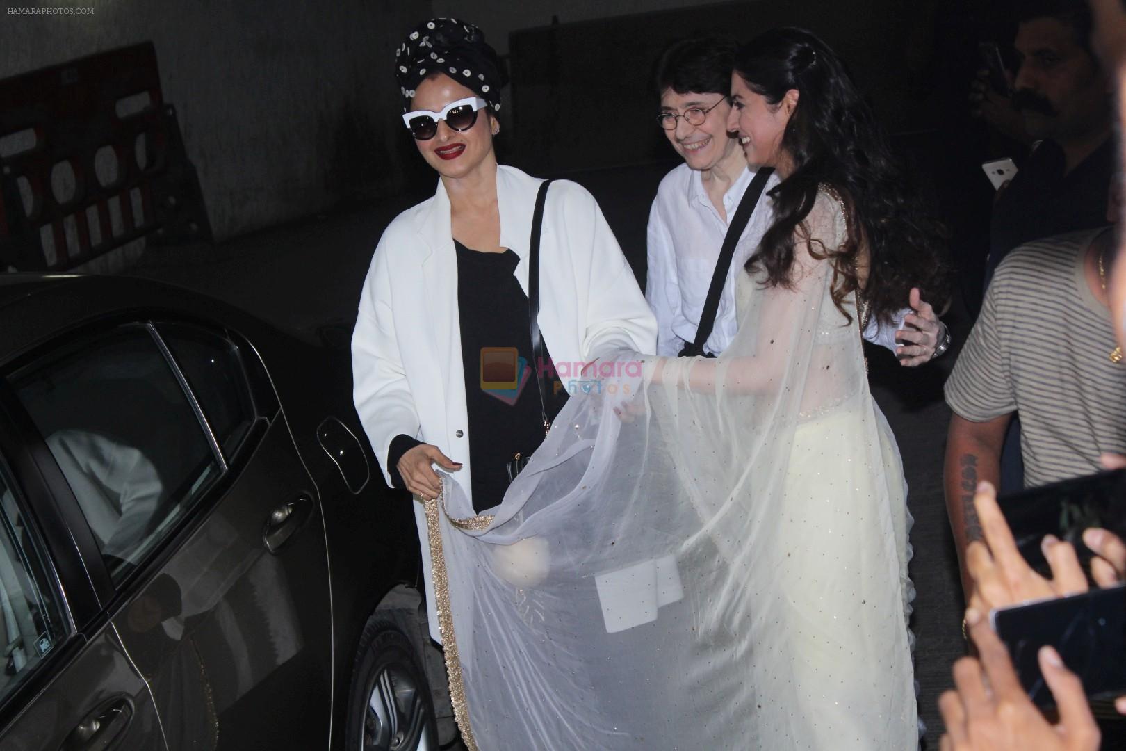 hpse_fullsize__1997885989_Rekha, Divya Khosla Kumar at the Special Screening Of Short Film Bulbul on 11th Dec 2017 (50)_5a2f6c22bf144.JPG