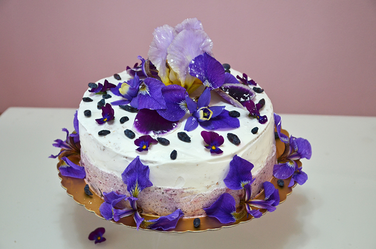 Sweets_Cakes_Irises_Design_542433_1280x847.jpg