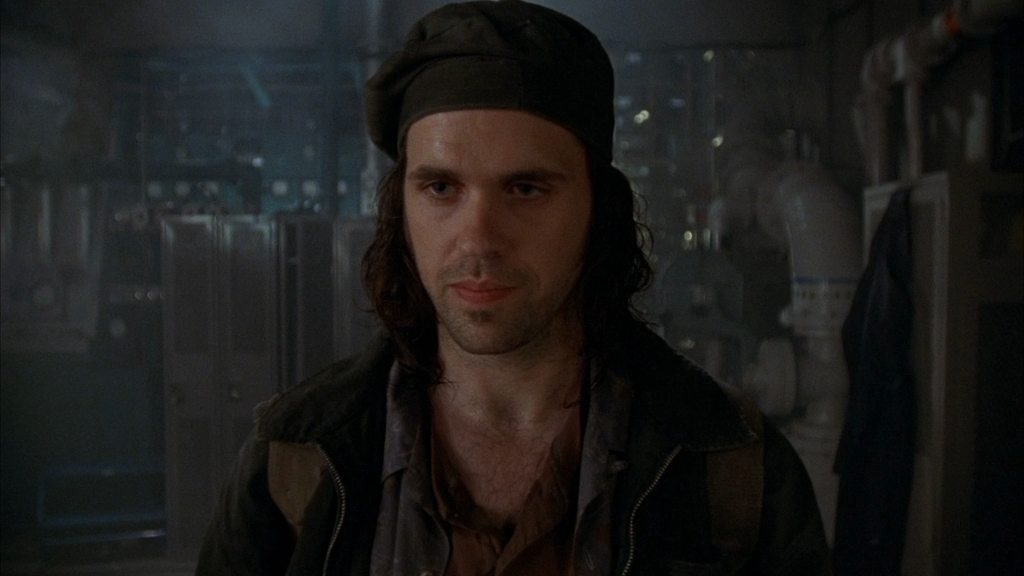 Подъем с глубины_1998_WEB_DLRIP-AVC_O.M_[-=DoMiNo=-].mkv_20180423_065953.722.png