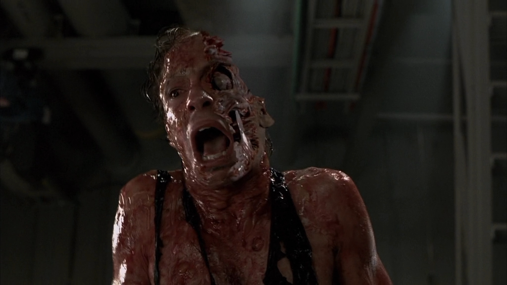 Подъем с глубины_1998_WEB_DLRIP-AVC_O.M_[-=DoMiNo=-].mkv_20180423_070008.203.png