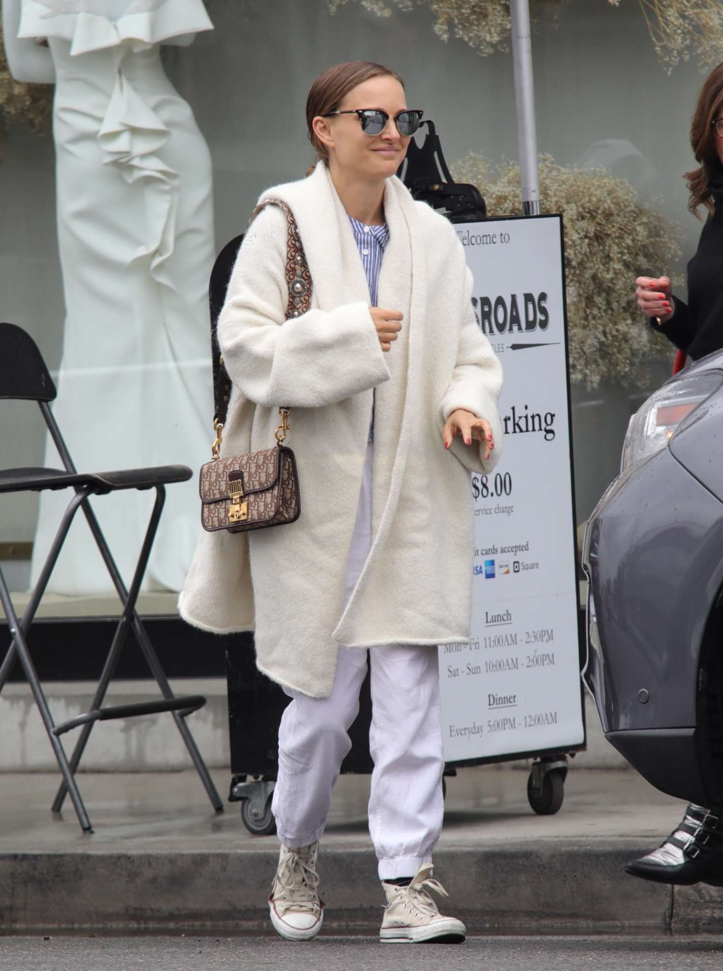 Natalie-Portman_-Heading-to-a-lunch-meeting--03.jpg