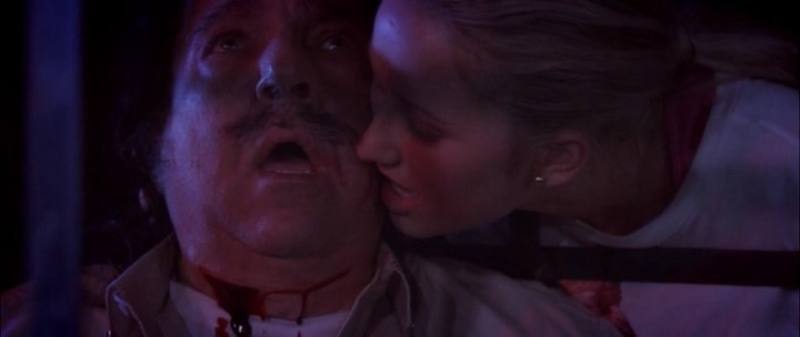 Lady.Psycho.Killer.2015 .avi_snapshot_00.18.48_[2018.05.11_20.21.55].jpg