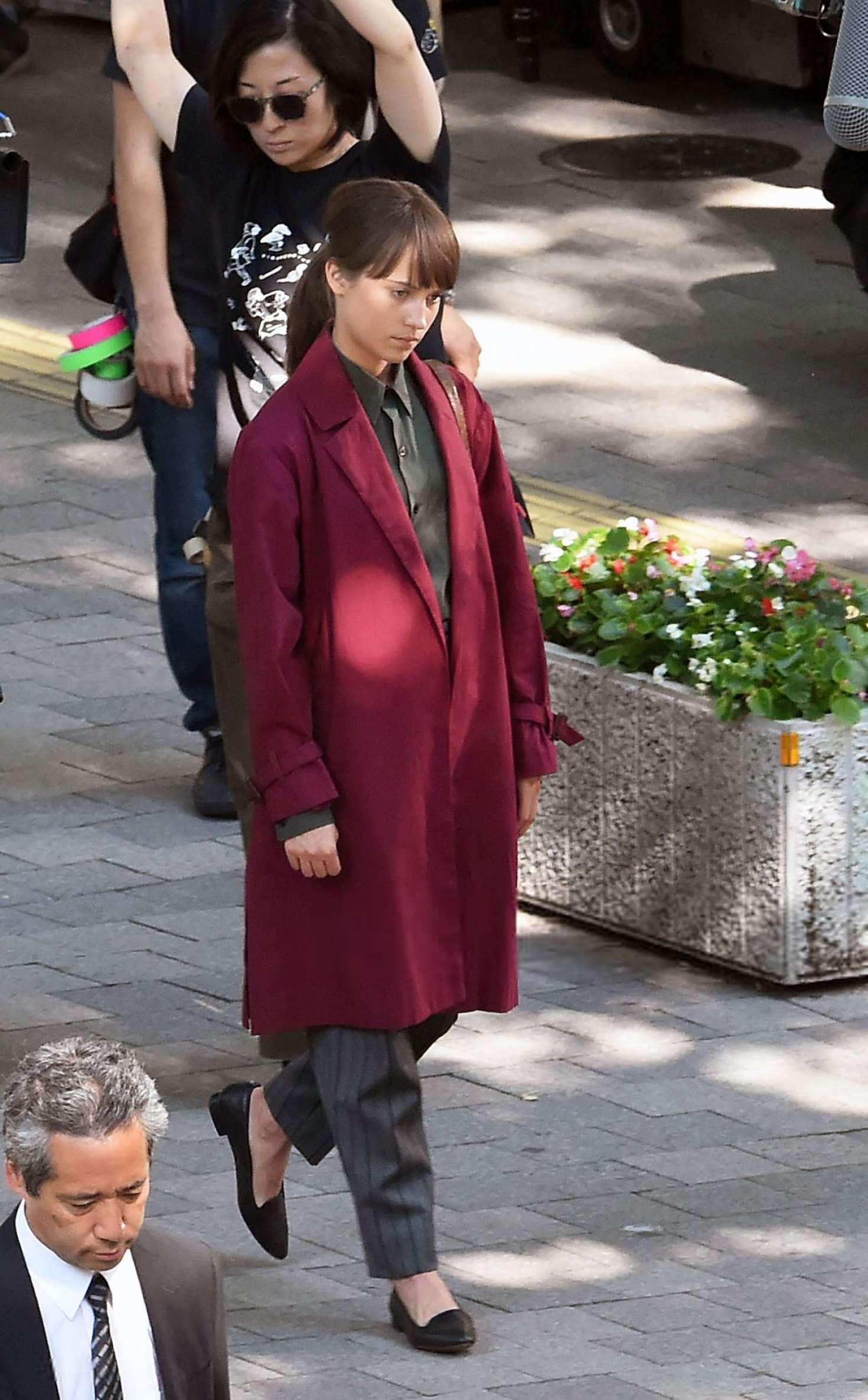 Alicia-Vikander_-Filming-The-Earthquake-Bird--03.jpg