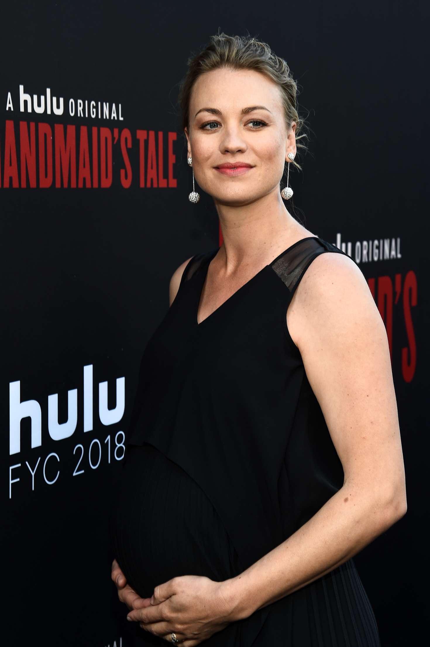 Yvonne-Strahovski_-The-Handmaids-Tale-TV-Show-Finale--09.jpg